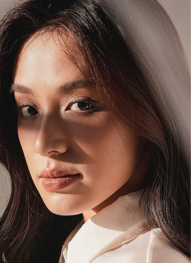 Portrait of a woman with natural makeup.