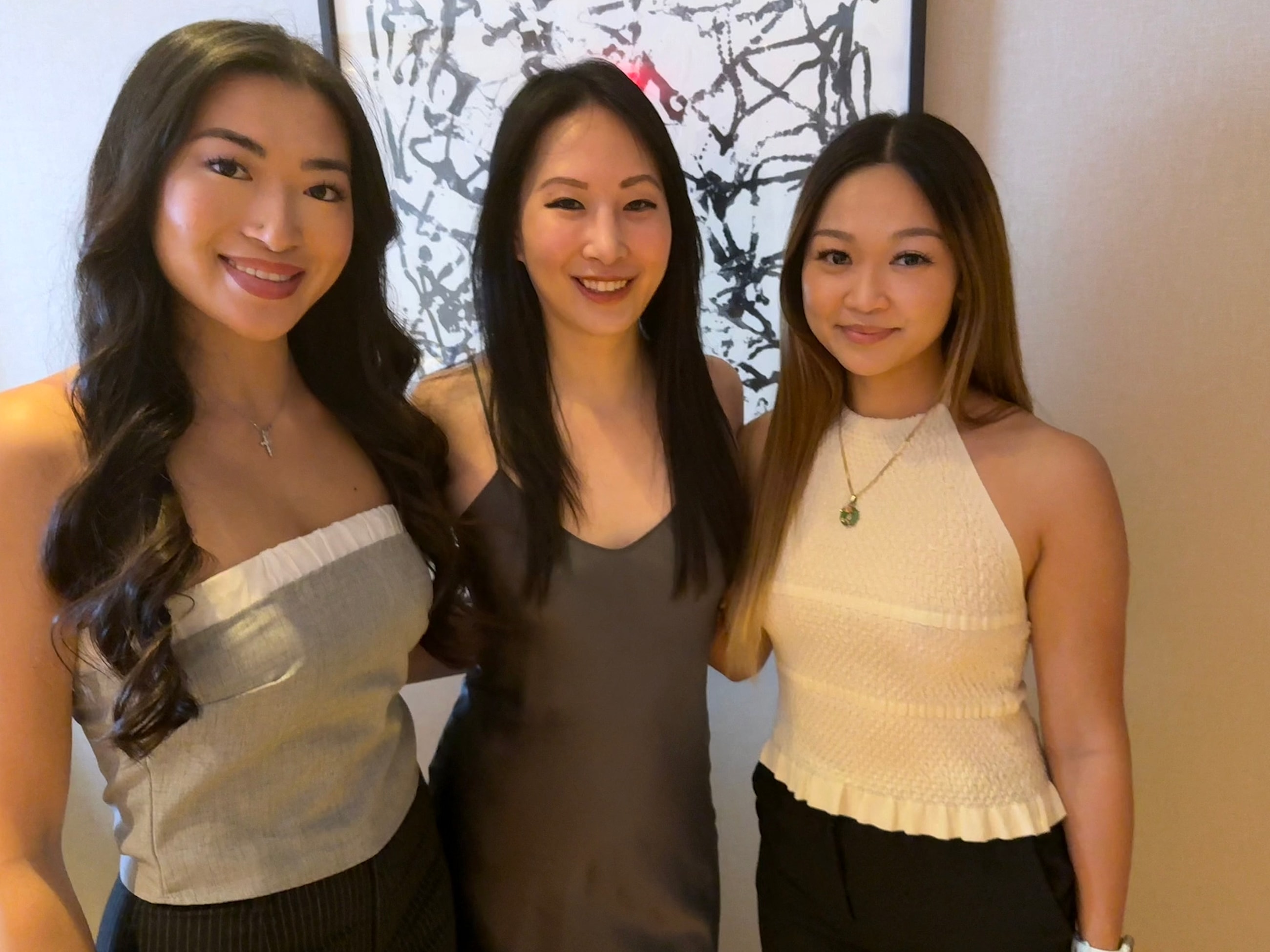 Modern reception area of a laser clinic.https://influx-site-assets.s3.us-west-2.amazonaws.com/littlelaserclinic.com/masthead/about-03.jpg